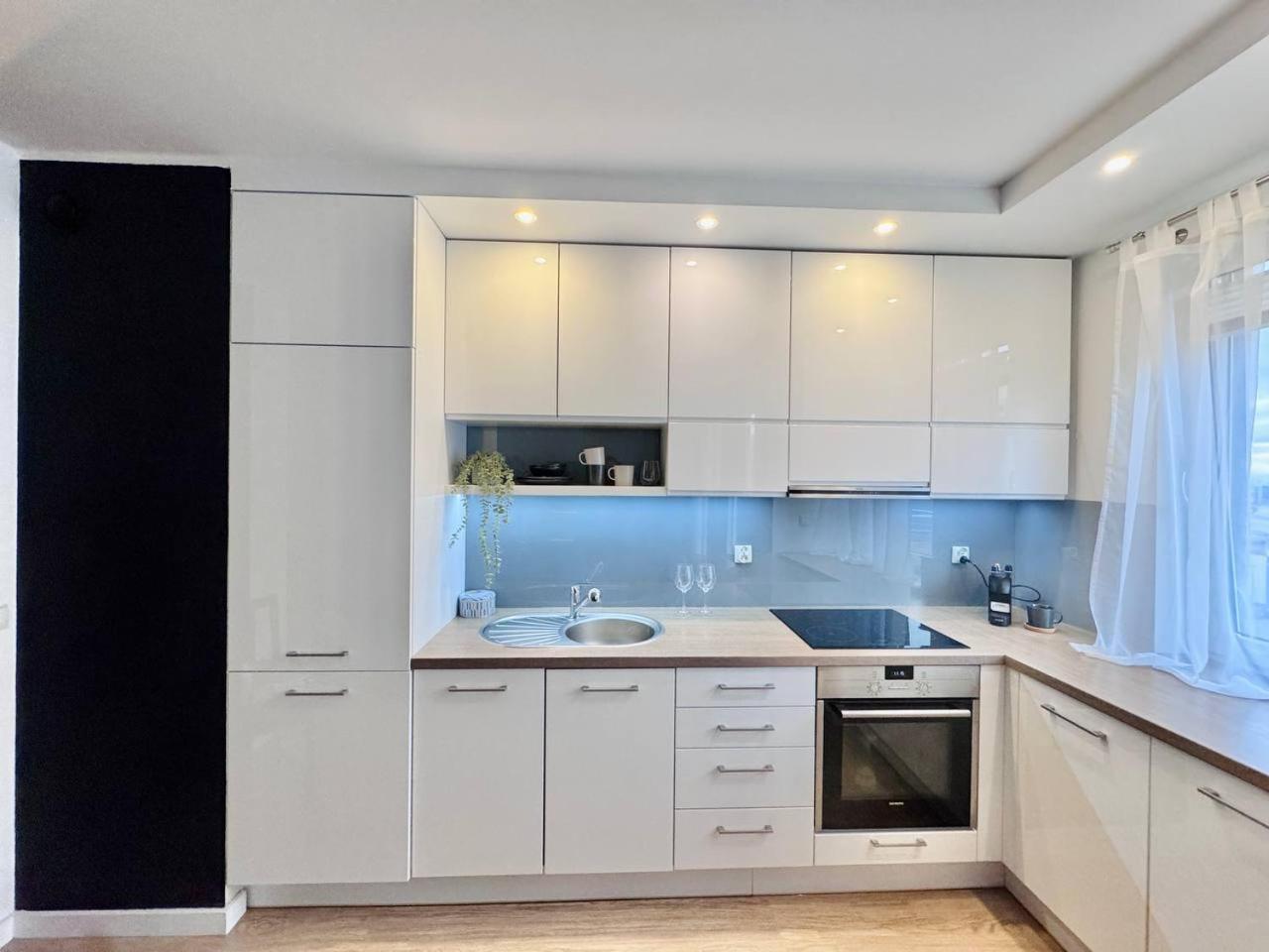 C- Home4U - Apartment With A City View Close To Aquapark, Parking In Secured Area Cracovia Exterior foto
