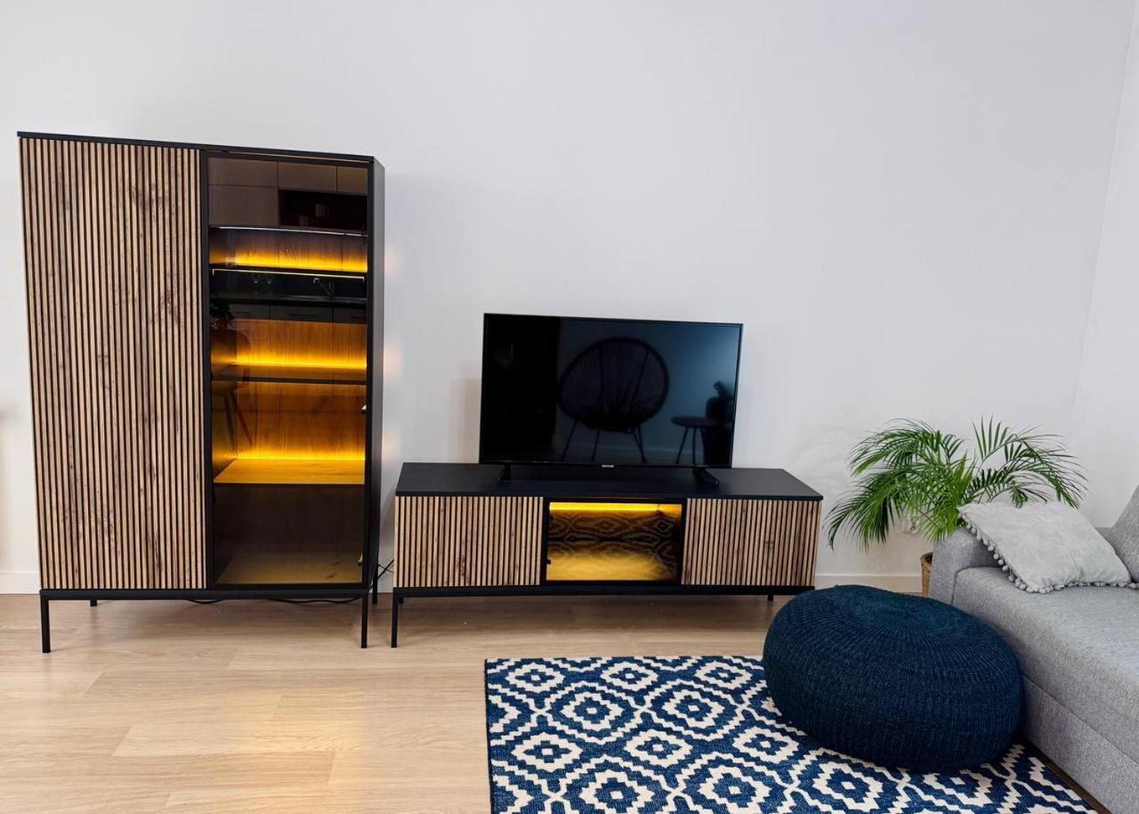 C- Home4U - Apartment With A City View Close To Aquapark, Parking In Secured Area Cracovia Exterior foto